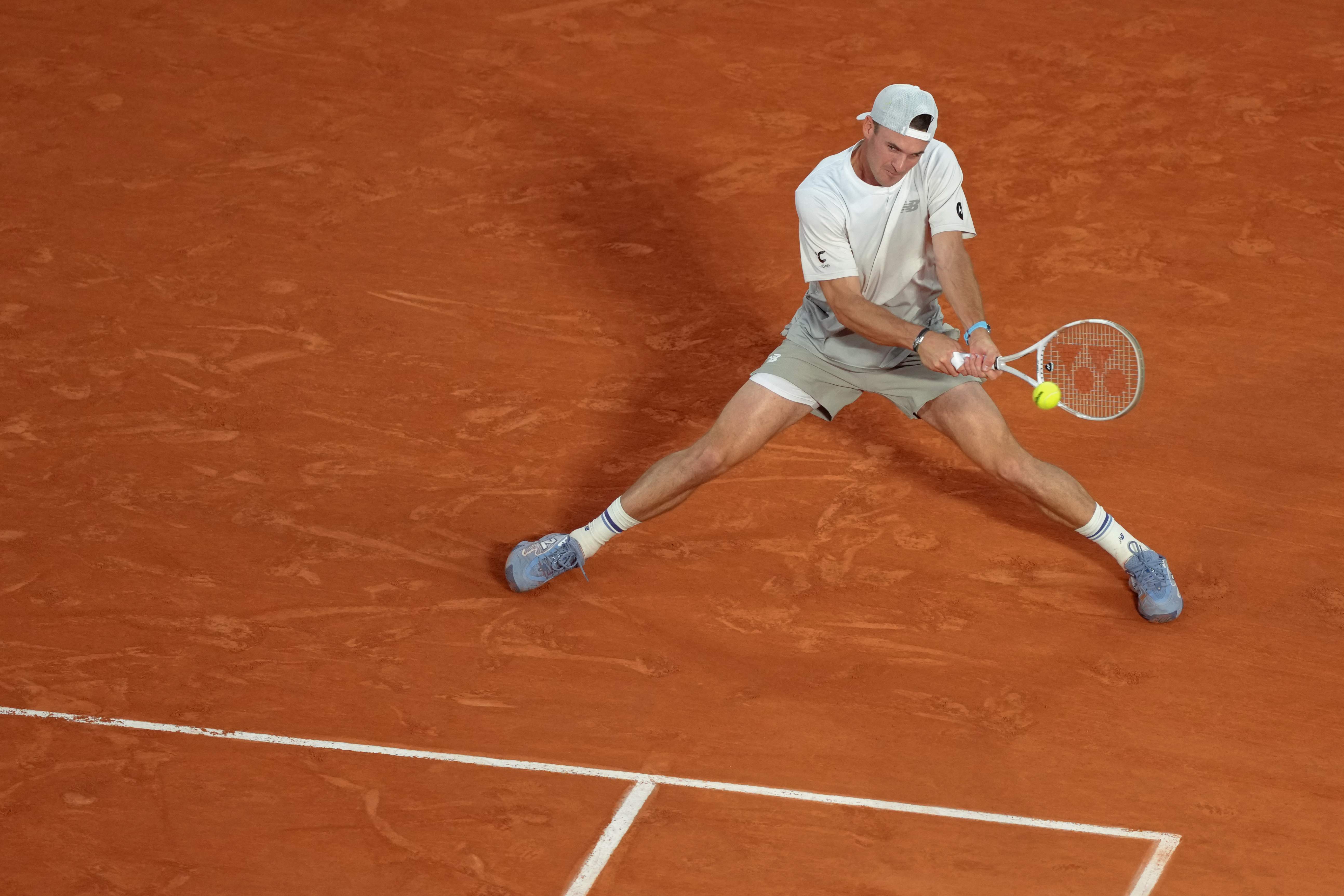 包含美国网球队强势意大利网球队，阿尔卡拉斯完成帽子戏法的词条