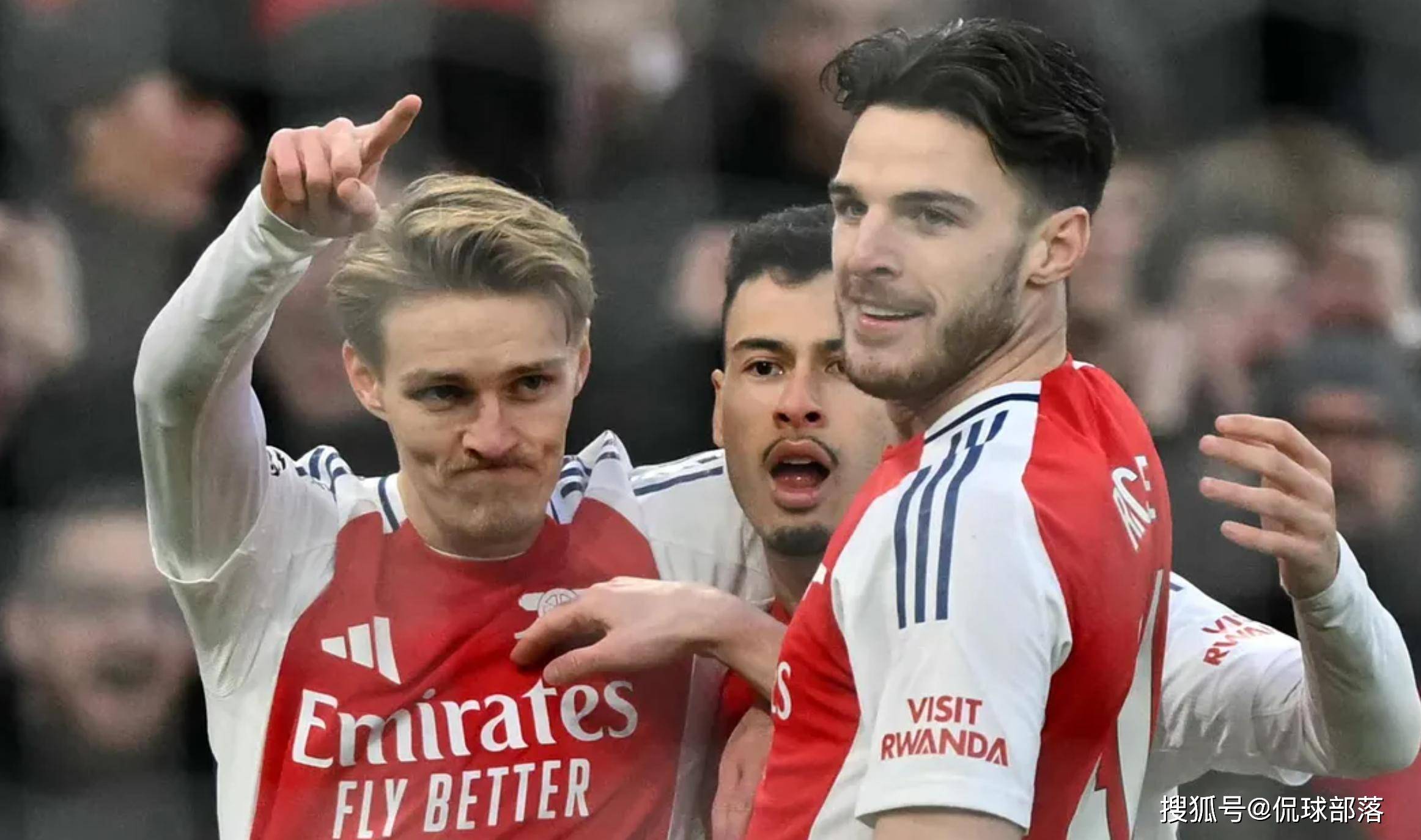 阿森纳绝杀曼城，德容完成帽子戏法