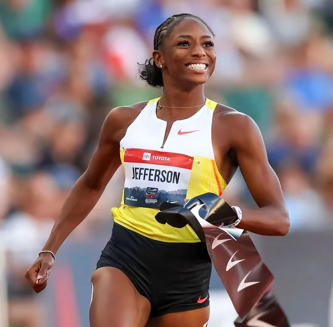 南非田径选手突破个人纪录夺冠 南非田径选手突破个人纪录夺冠